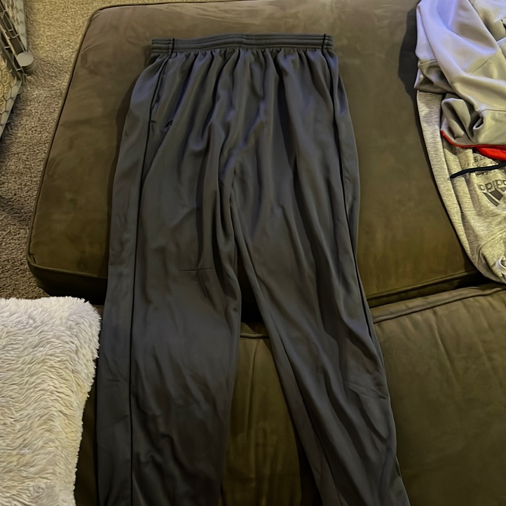 Lose ankle fitting sweats